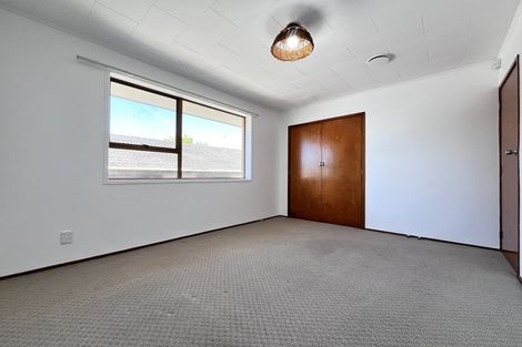 Photo of property in 28 Butterworth Drive, Glendene, Auckland, 0602