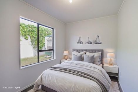 Photo of property in 2/21 Gloaming Place, Conifer Grove, Takanini, 2112