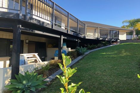 Photo of property in 111 Roberta Crescent, Orewa, 0931