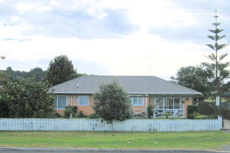 Photo of property in 323 Port Road, Whangamata, 3620