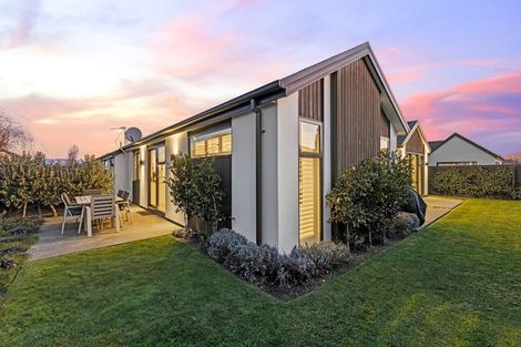 Photo of property in 15 Luxembourg Crescent, Halswell, Christchurch, 8025