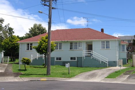 Photo of property in 10-11 Trent Road, Panmure, Auckland, 1072