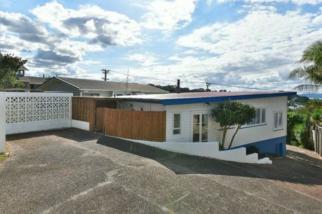 Photo of property in 22 Scott Road, Stanmore Bay, Whangaparaoa, 0932