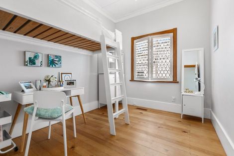 Photo of property in 23 Ewen Alison Avenue, Devonport, Auckland, 0624