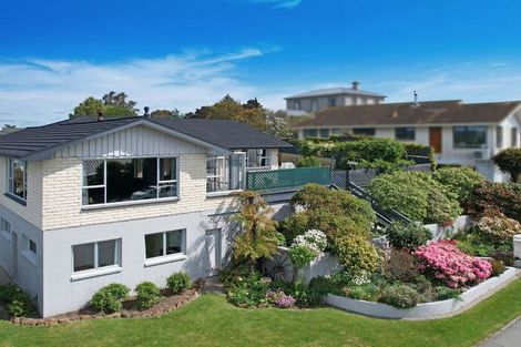 Photo of property in 17 Oakleigh Crescent, Oamaru North, Oamaru, 9400