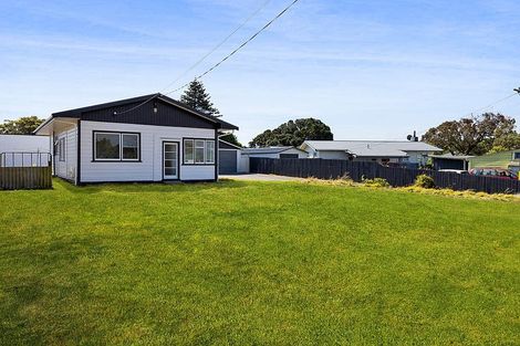 Photo of property in 35 Gladstone Street, Hawera, 4610