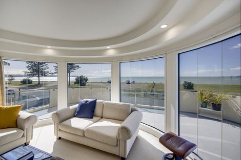 Photo of property in 24 The Esplanade, Westshore, Napier, 4110