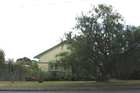 Photo of property in 16 Firth Road, Torbay, Auckland, 0630