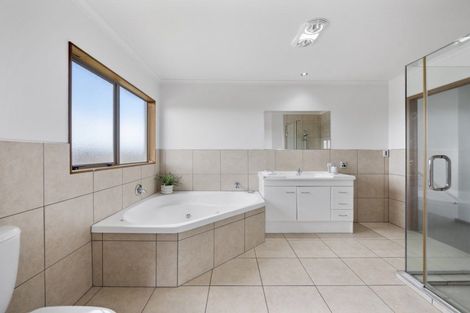 Photo of property in 5 Shire Place, Papamoa Beach, Papamoa, 3118