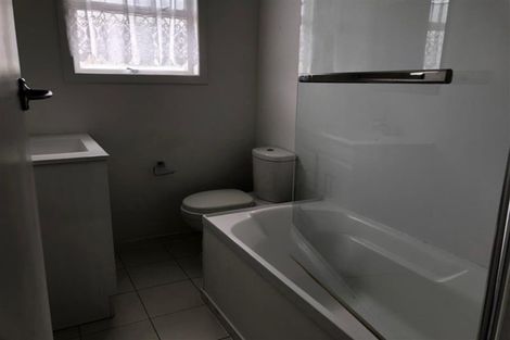 Photo of property in 2/60a Mangere Road, Otahuhu, Auckland, 1062