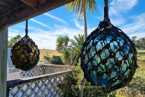 Photo of property in 32 Sandy Beach Road, Tinopai, 0593