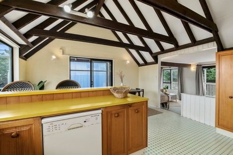 Photo of property in 10 Frances Street, Waikanae Beach, Waikanae, 5036