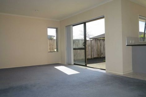 Photo of property in 10 Aaronville Way, East Tamaki, Auckland, 2016