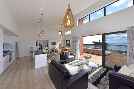 Photo of property in 3 Stoneyridge Close, Mount Pleasant, Christchurch, 8081