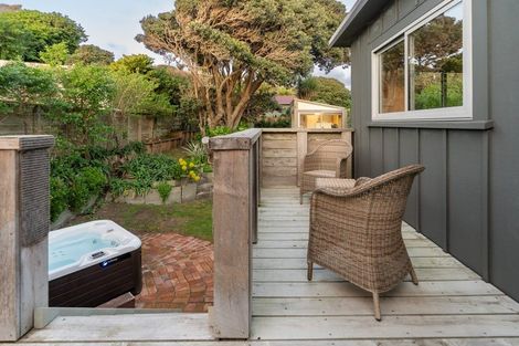 Photo of property in 121 The Parade, Paekakariki, 5034