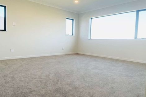 Photo of property in 16 Bine Crescent, Orewa, 0931