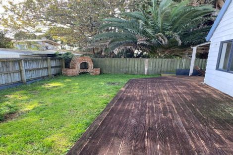 Photo of property in 1/4 Avalon Place, Glenfield, Auckland, 0629