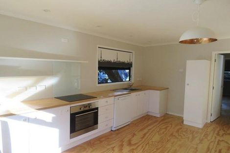 Photo of property in 2 Ebrington Place, Strandon, New Plymouth, 4312