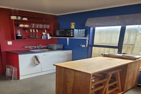 Photo of property in 8 Bury Grove, Strathmore Park, Wellington, 6022