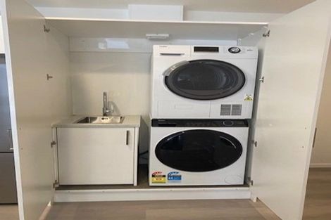 Photo of property in 28b Collins Avenue, Tawa, Wellington, 5028