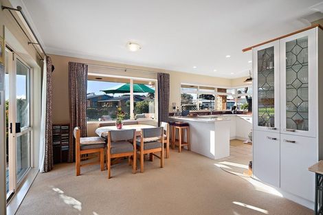 Photo of property in 11 Charles Miller Court, Clarks Beach, 2122