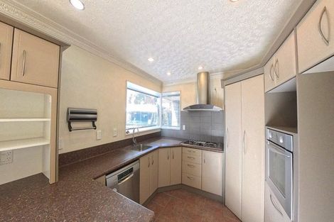 Photo of property in 1 Dresdan Court, Hokowhitu, Palmerston North, 4410