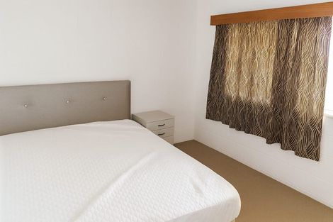 Photo of property in 118 Pupuke Road, Hillcrest, Auckland, 0627