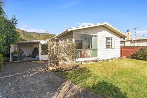 Photo of property in 7 Graham Grove, Waikanae, 5036