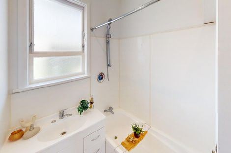 Photo of property in 4 Ross Street, Levin, 5510