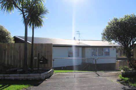 Photo of property in 39 Bodi Place, Te Atatu South, Auckland, 0610