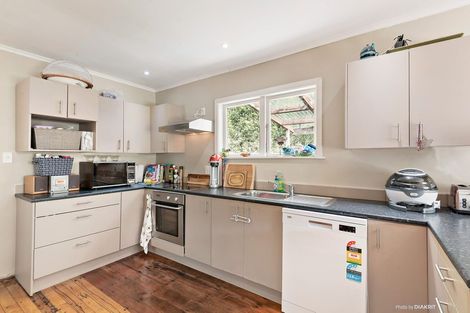 Photo of property in 23 Melrose Road, Island Bay, Wellington, 6023