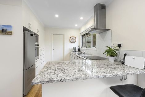 Photo of property in 13 Kowhai Street, Tawa, Wellington, 5028