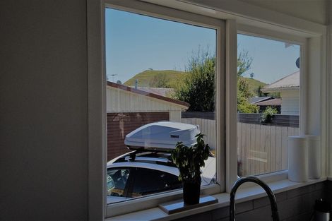 Photo of property in 12 Kambalda Street, Mangere Bridge, Auckland, 2022