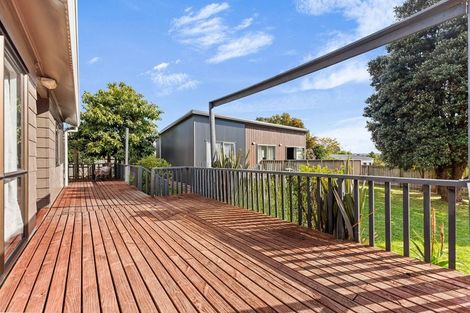 Photo of property in 20 Harbour Crest Drive, Waiuku, 2123