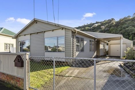 Photo of property in 31 Riddlers Crescent, Petone, Lower Hutt, 5012
