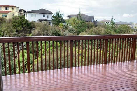 Photo of property in 7 Bintulu Place, Fairview Heights, Auckland, 0632