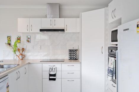 Photo of property in 42 Bellville Drive, Clendon Park, Auckland, 2103