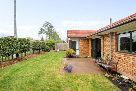 Photo of property in 93 Grosvenor Gardens, Flagstaff, Hamilton, 3210