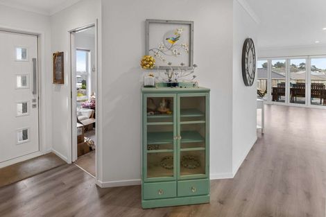 Photo of property in 19 Magnolia Crescent, Tawhero, Whanganui, 4501