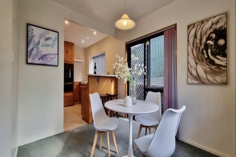 Photo of property in 2/6 Eugenia Rise, Totara Heights, Auckland, 2105