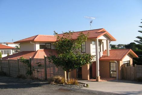 Photo of property in 20 St Clair Place, Browns Bay, Auckland, 0630