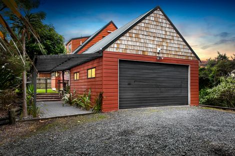 Photo of property in 174 Shaw Road, Oratia, Auckland, 0604