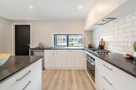 Photo of property in 84 Mawai Hakona Drive, Wallaceville, Upper Hutt, 5018