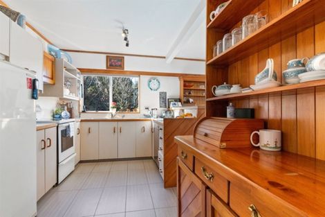 Photo of property in 84 Omokoroa Road, Omokoroa, 3114