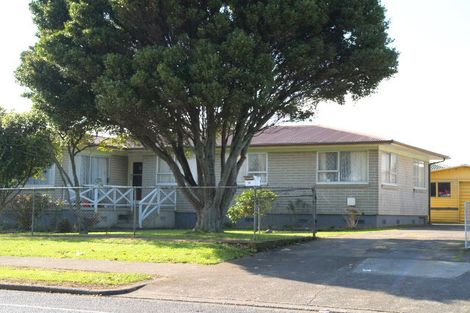 Photo of property in 80 Robertson Road, Mangere East, Auckland, 2024