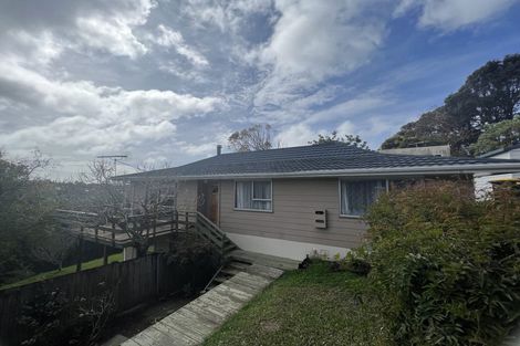 Photo of property in 7 Trias Road, Totara Vale, Auckland, 0629