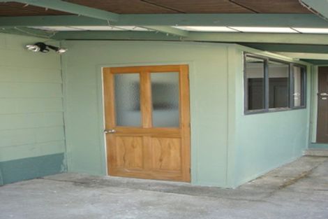 Photo of property in 20 Serwayne Place, Sunnyvale, Auckland, 0612