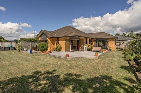 Photo of property in 71 Cholmondeley Crescent, Whitianga, 3510