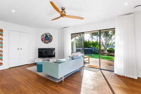Photo of property in 22 Matisse Drive, West Harbour, Auckland, 0618