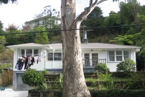 Photo of property in 9 Bird Grove, Stokes Valley, Lower Hutt, 5019